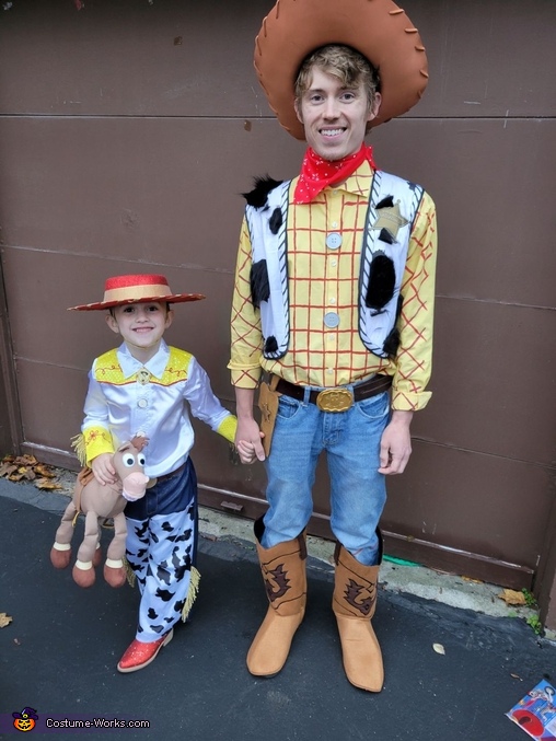 Toy Story Themed Family Costume - Photo 6/10