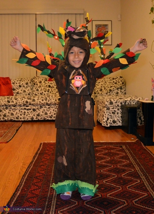 Homemade Tree Costume | Last Minute Costume Ideas