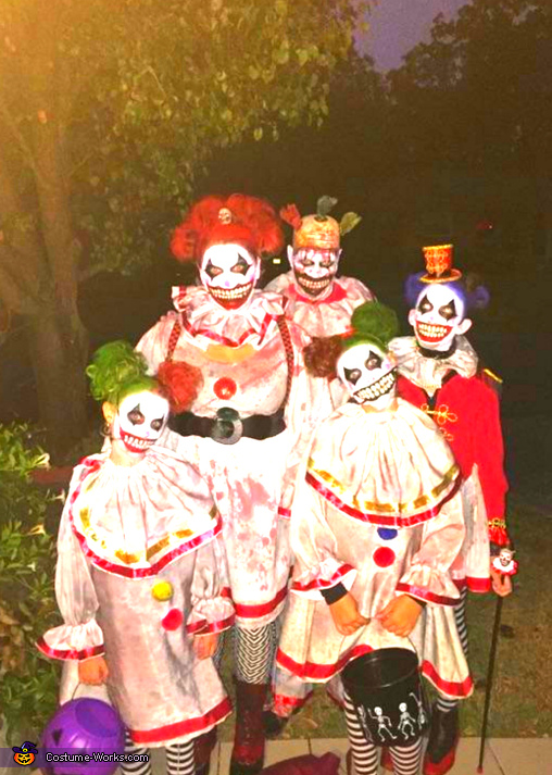Twisty the Clown and Family Costume