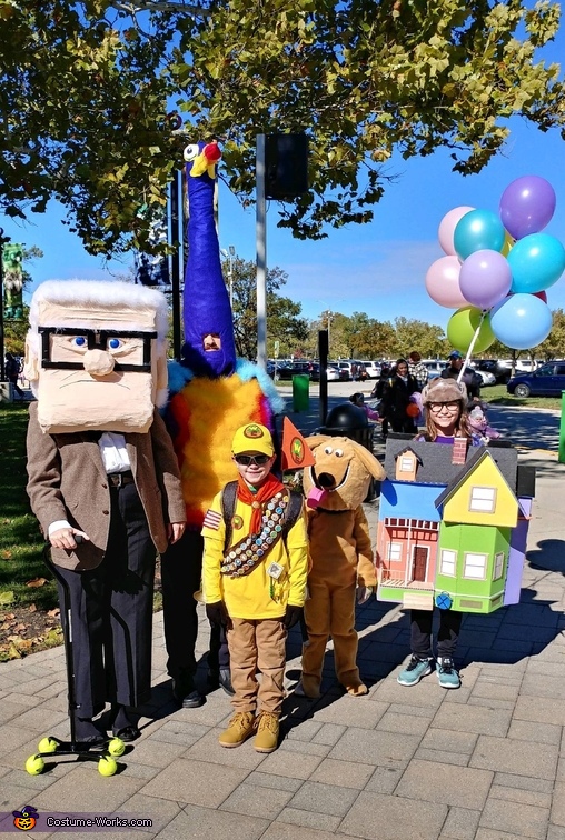 Up Family Costume