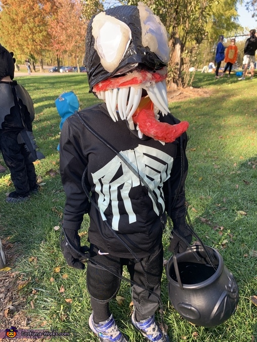 Homemade Venom Costume | DIY Tutorial