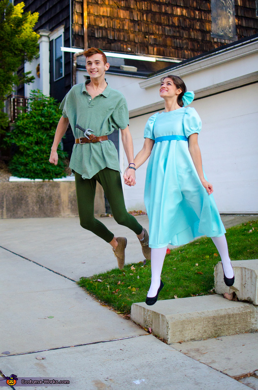 Wendy Darling and Peter Pan Costume - Photo 3/6