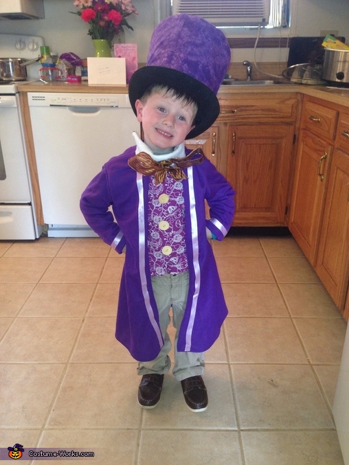 Willy Wonka and Oompa Loompa Costumes - Photo 2/3