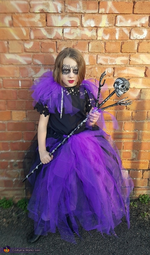 Witch Girl's DIY Halloween Costume | Best DIY Costumes
