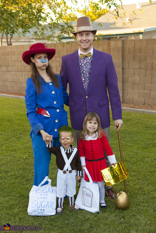 Family Halloween costume. Willy Wonka. Charlie and the Chocolate