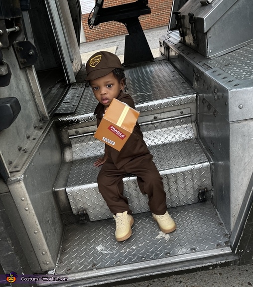 Worlds Smallest UPS Driver Costume