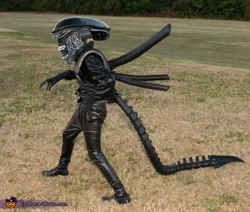 DIY Xenomorph Alien Costume