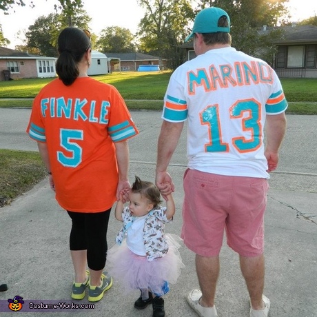 18 Creative Halloween Costumes for Parents and Baby