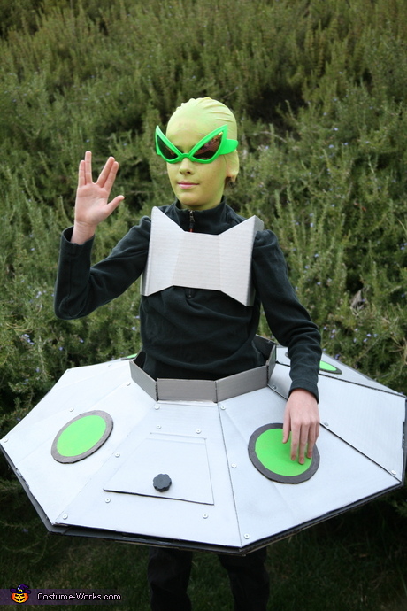 45 DIY Alien Halloween Costumes – Alien Costume Ideas 2020