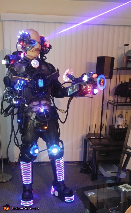 Creative DIY Alien Costume Ideas For Kids Adults And Families   Assimilated Cyborg3 