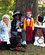 Alice in Wonderland Family Halloween Costume Idea
