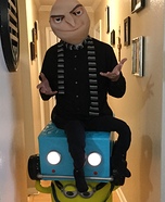 Gru in Lucy Wilde�s car held by a minion Homemade Costume
