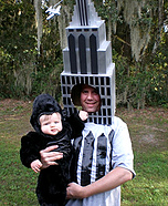 DIY matching costumes for babies and parents - King Kong and the Empire State Building