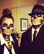 Idea de disfraz de Halloween para parejas: Disfraz de pareja de esqueleto